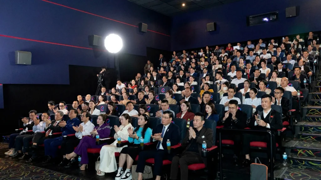Sự kiện họp báo ra mắt dự án phim OMedia
